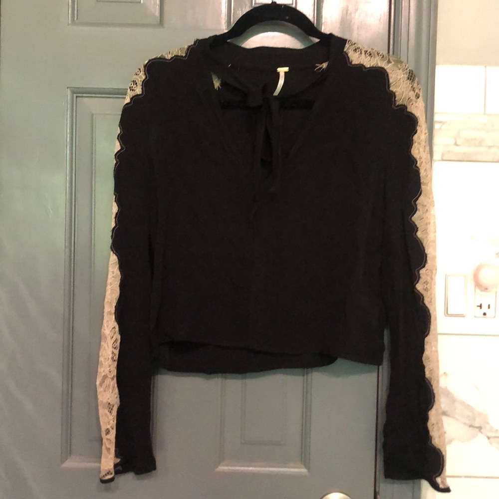 FREE PEOPLE LACE SLEEVES TOP